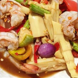 ตำหน่อไม้กุ้งลวก