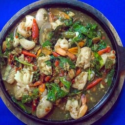 ห้าพยัคฆ์ทะเลผัดฉ่า