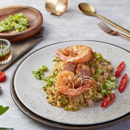 ดอกขจรผัดวุ้นเส้นและแหนม