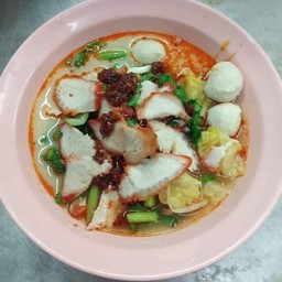 บะหมี่เกี๊ยวต้มยำ