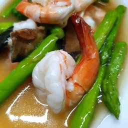 หน่อไม้ฝรั่งผัดกุ้ง