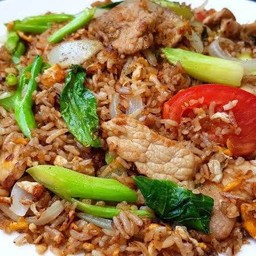 ข้าวผัดเนื้อ