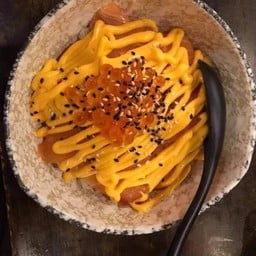 ข้าวหน้าแซบมอนชีสดิป