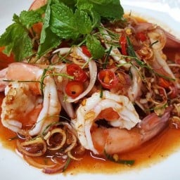ลองแดก ตามสั่ง