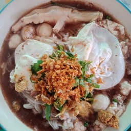 ก๋วยจั๊บแซ่บริมคลอง