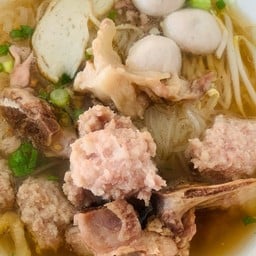 ก๋วยเตี๋ยวหมูน้ำใส