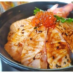 ข้าวหน้าแซบมอนเบิร์น