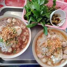 ก๋วยจั๊บรวมจัมโบ้