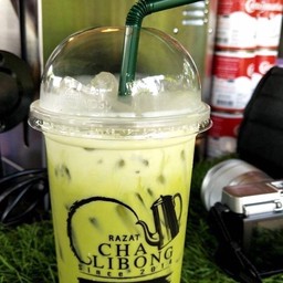 ชาเขียวนมเย็น (ชาเขียวต้มสดเข้มๆ ระวังดีดนะคะ)