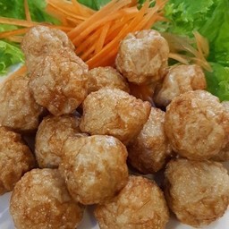 ชมภู่ไส้กรอกอีสานทอด สารพัดทอด