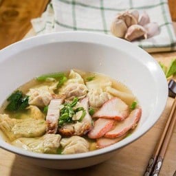 บะหมี่เกี๊ยวกุ้งหมูแดง - น้ำ