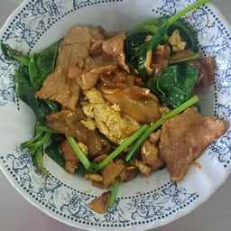 ผัดซีอิ๊วหมูเส้นใหญ่