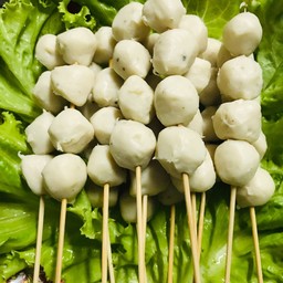 พลอยลูกชิ้นปิ้ง