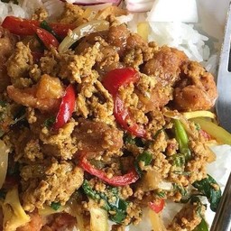 ไก่กรอบผัดผงกระหรี่