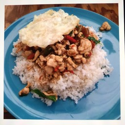 กระเพราไก่