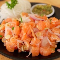 ยำแซลมอน