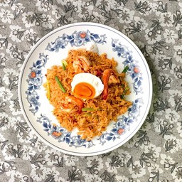 ข้าวผัดน้ำพริกเผากุ้ง