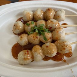 ลูกชิ้นหมูปิ้ง