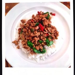 กระเพราหมูสับ