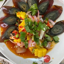 ยำไข่เหยี่ยวม้า 40.-