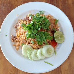 ข้าวผัดต้มยำหมู