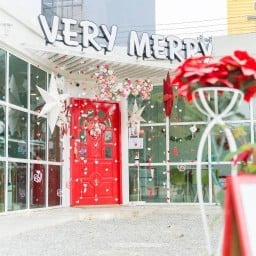 Very Merry Coffee Pancake Cafe