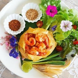 ผัดไทยวุ้นเส้นห่อไข่