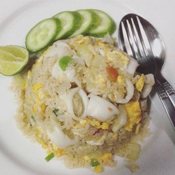 ข้าวผัดหมึก