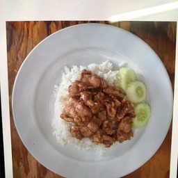 หมูกระเทียม