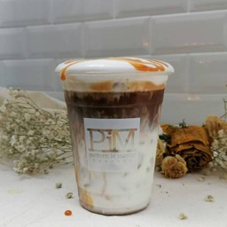 Ice caramel macchiato