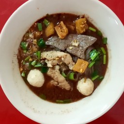 ก๋วยเตี๋ยวรวม(น้ำตก)
