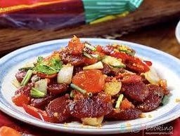 ผัดพริกเผากุนเชียงราดข้าว