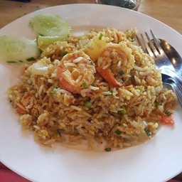 ข้าวผัดสับปะรดกุ้ง