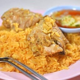 ข้าวหมกไก่กะเจี๊ยบหน้าวัดวัง -