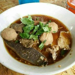 มีทุกเส้น