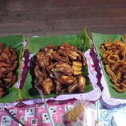 ร้านข้าวเหนียวหมูทอดโคตรอร่อย ซอยรามอินทรา127