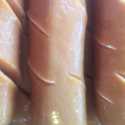 ไส้กรอกหมูรมควัน,หนังกรอบ