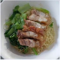 บะหมี่ หมูกรอบ