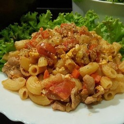 ผัดมักโรนีหมู