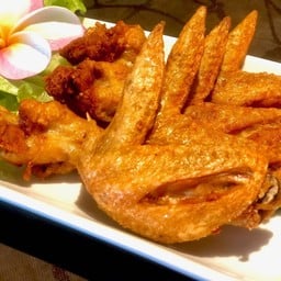 ปีกไก่ทอดน้ำปลา