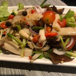 ยําเห็ดรวม