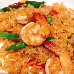 ข้าวผัดพริกแกง