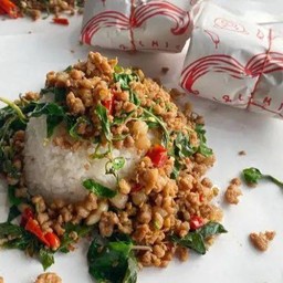 บ้านกระเพราซอยทวีโชค