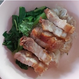 เกี๊ยว หมูกรอบ