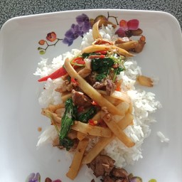 เจ๊แอ้ อาหารตามสั่ง