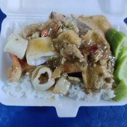 ข้าวรวมมิตรกระเทียม ( กล่อง )