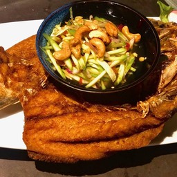 ปลากะพงอกแตก