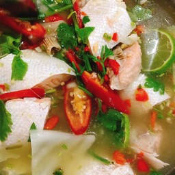 ท้องแซลมอนนึ่งมะนาว