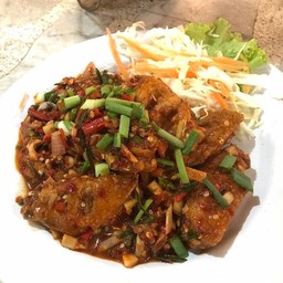 ปีกไก่ทอดต้มยำ