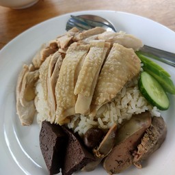 ไก่ชิ้นใหญ่ ไม่ทุบ ข้าวไม่แข็ง ไม่แฉะ กำลังดี 